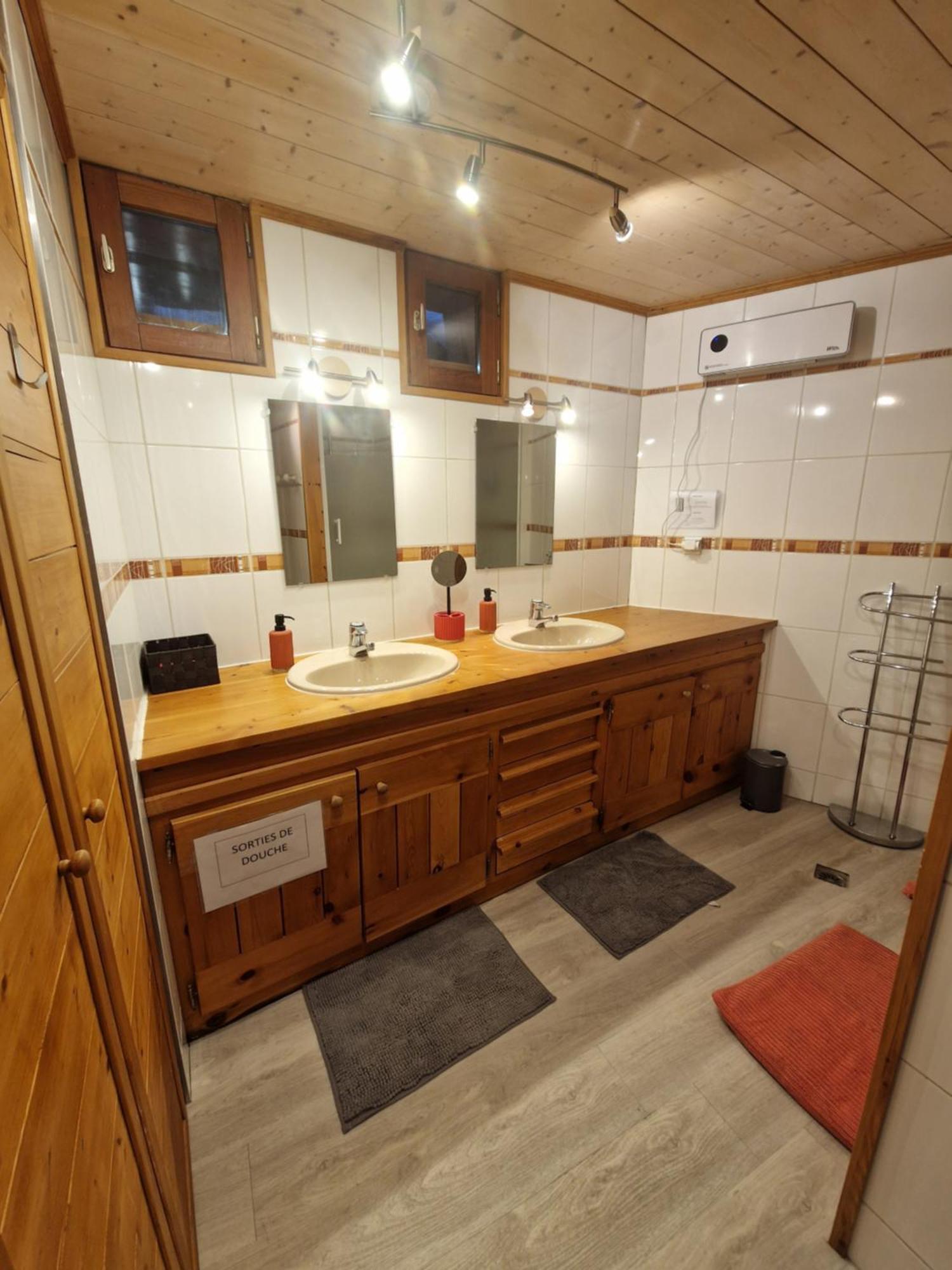 Le Chalet Pointu De Capucine Bourg-Saint-Maurice Bagian luar foto